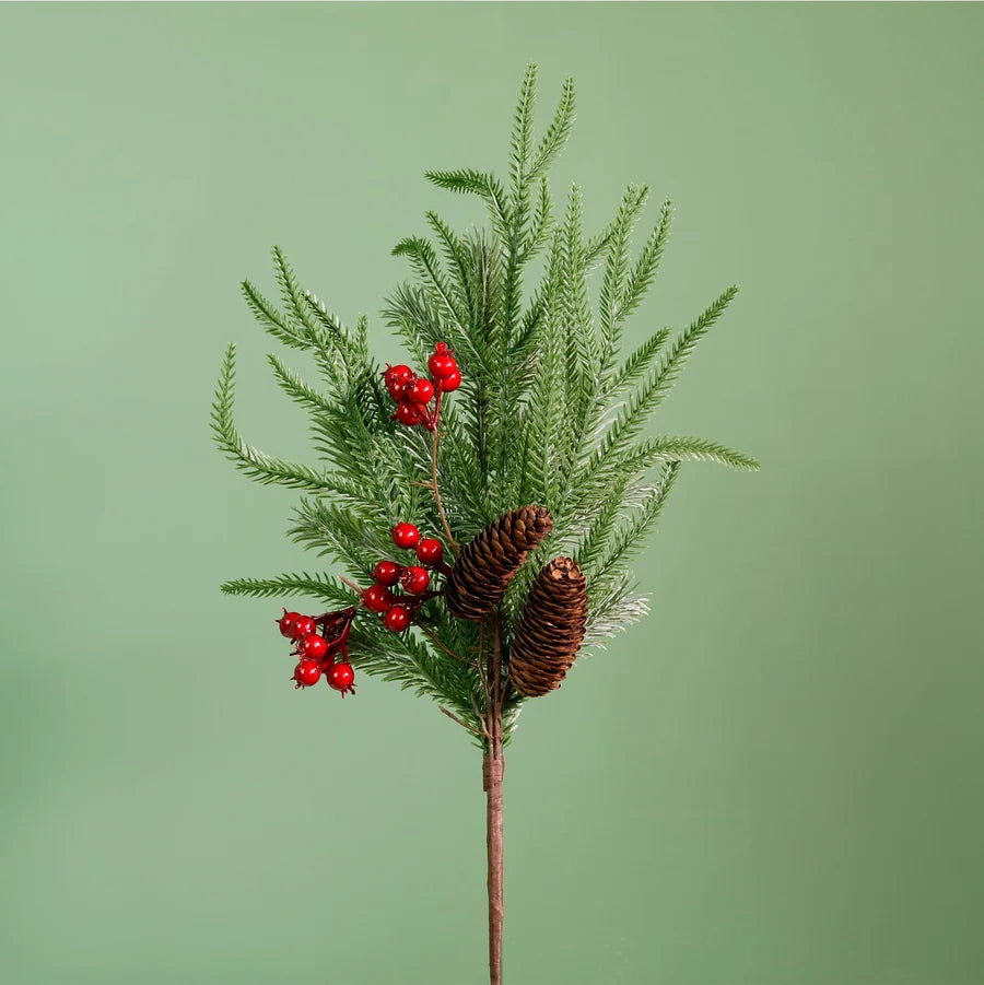Premium Norway Spruce & Berry Medium Pic